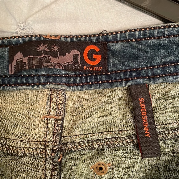 Guess Dark Wash Jegging - Picture 6 of 7